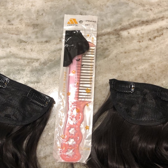 Hair Extensions - Picture 3 of 4
